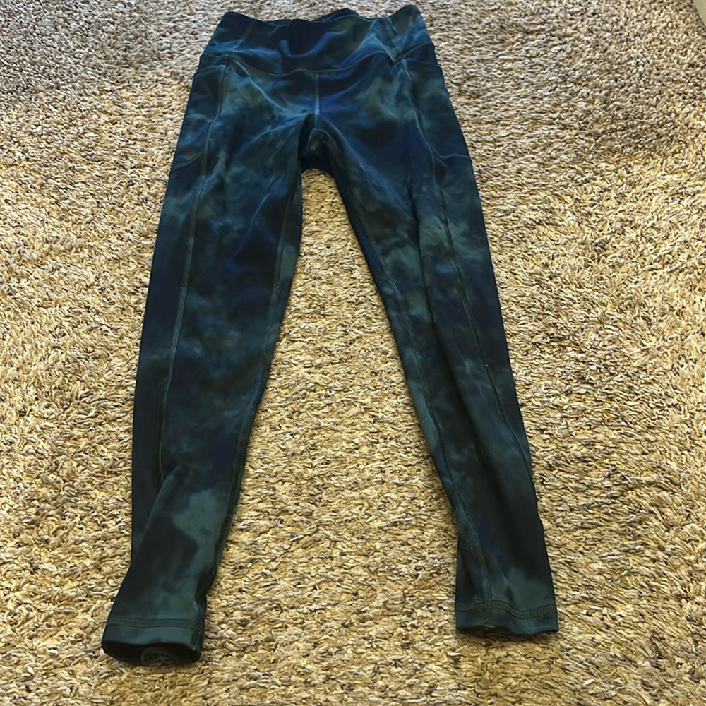 Victoria’s Secret crop leggings size 4